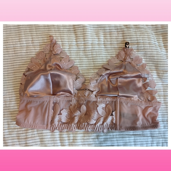 Victoria's Secret Unlined Bralette - Picture 3 of 16